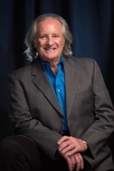 Portrait photo of Stephen Gianotti