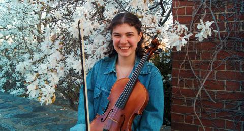 Kylie Smith with violin